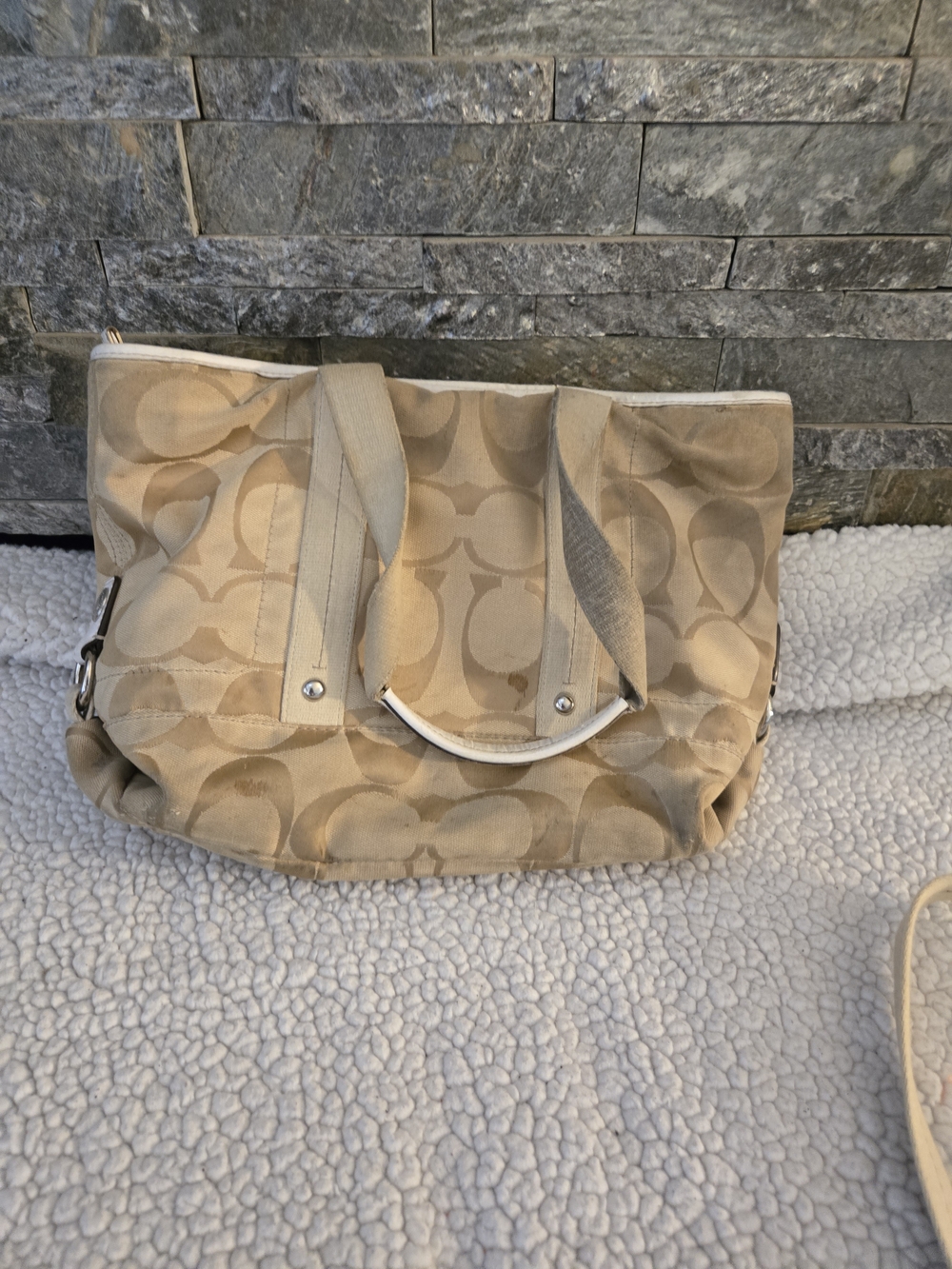Coach Signature Canvas Tote Bag in Khaki - Used